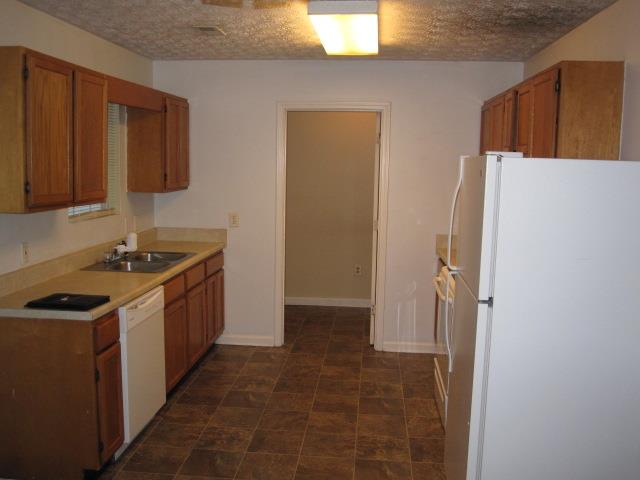 675 Mills Dr, Covington, GA 30016 photo 9