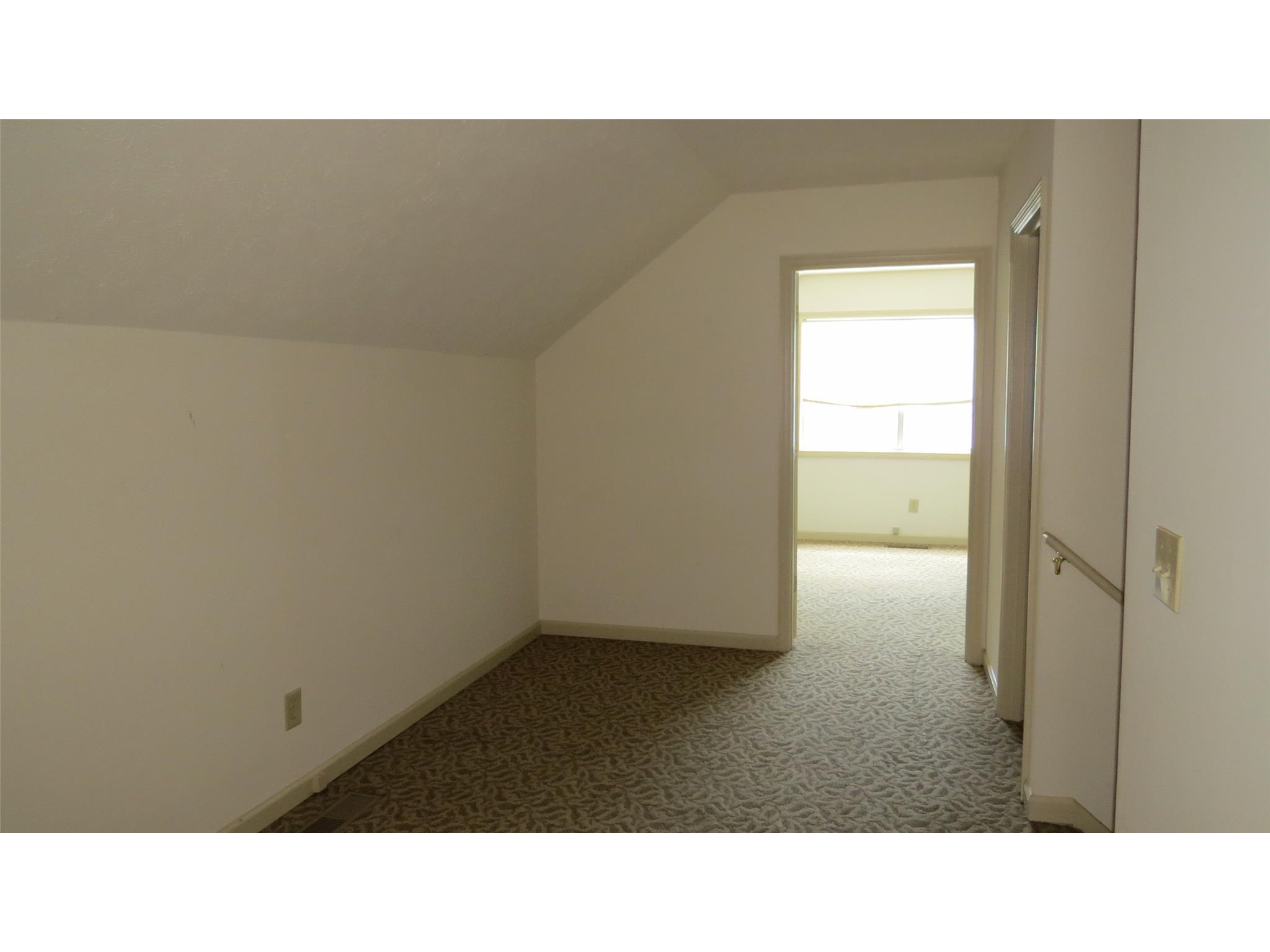 217 Savannah St W, Toccoa, GA 30577 photo 10