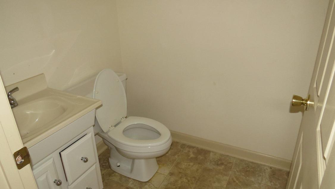 217 Savannah St W, Toccoa, GA 30577 photo 7