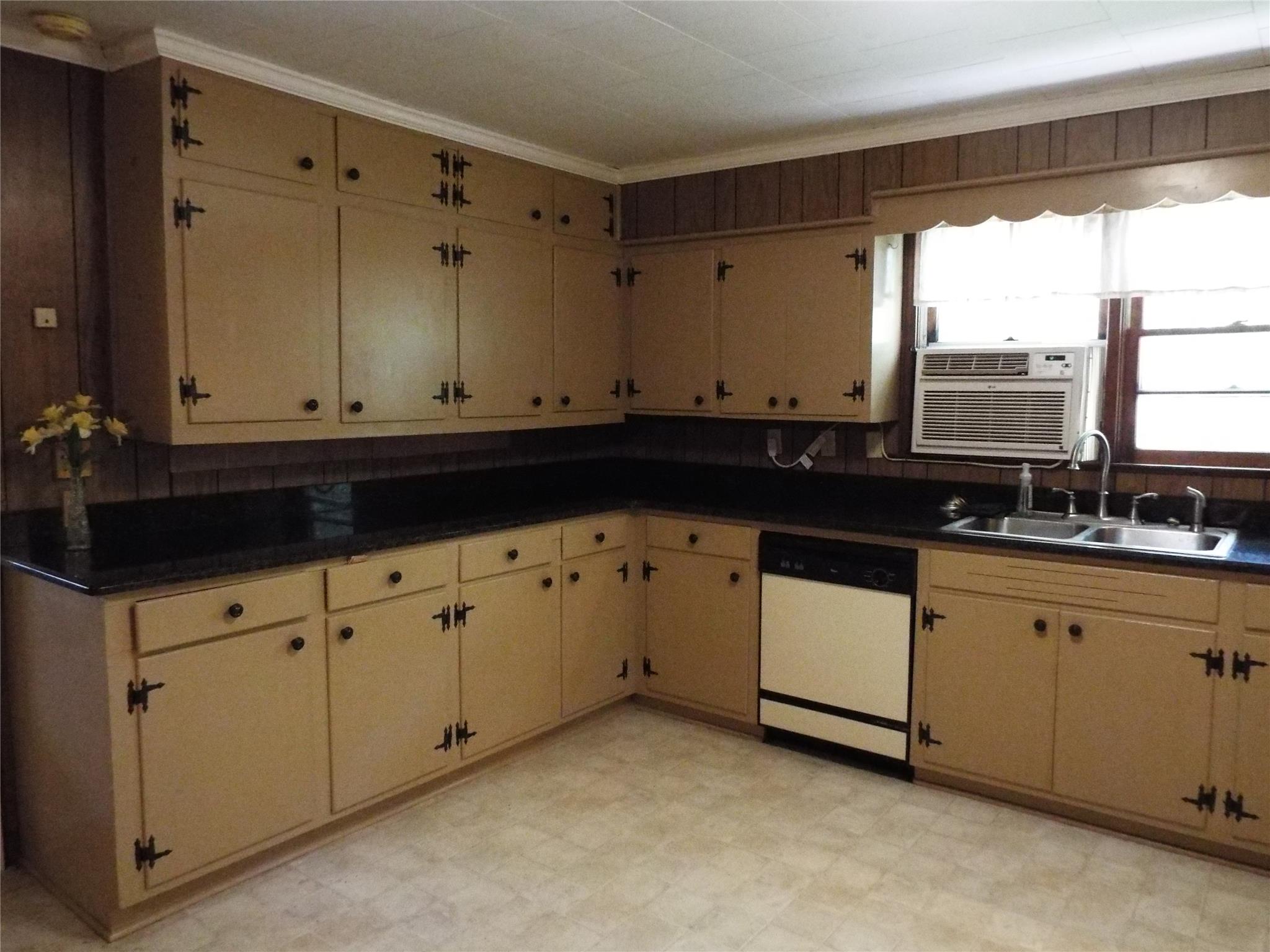 1244 Thomas St, Roopville, GA 30170 photo 11