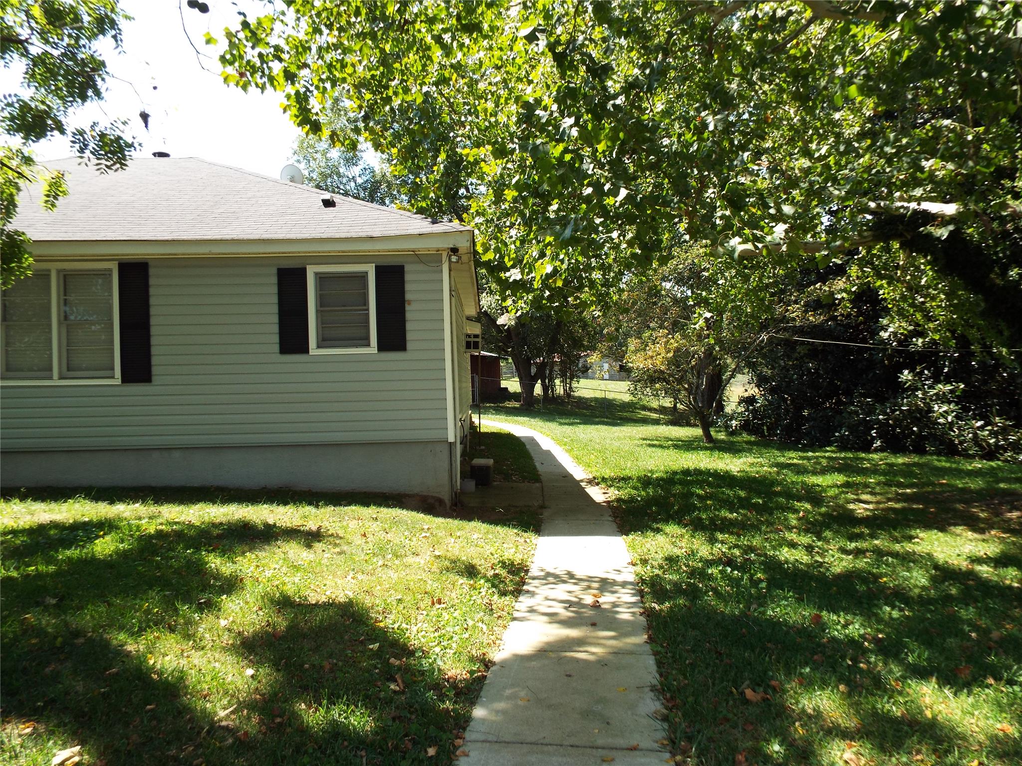 1244 Thomas St, Roopville, GA 30170 photo 6