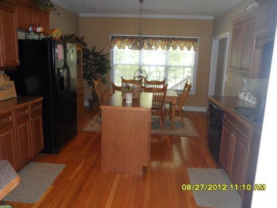 300 Oconee Ln, Commerce, GA 30529 photo 3