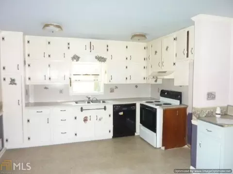 5291 Laurel Cir, Morrow, GA 30260 photo 3