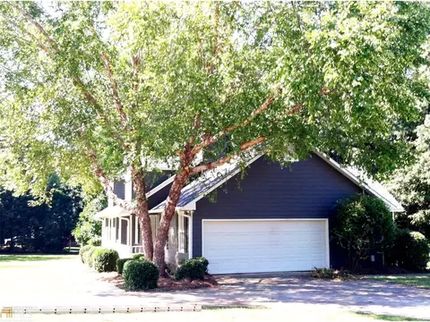 107 Hamilton Dr, Lagrange, GA 30240 photo 3