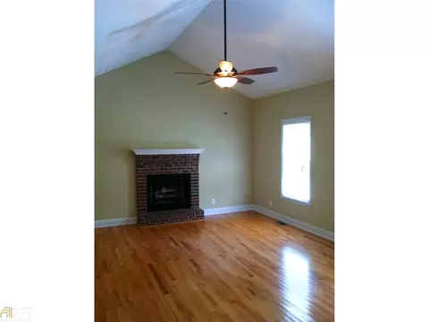 107 Hamilton Dr, Lagrange, GA 30240 photo 4