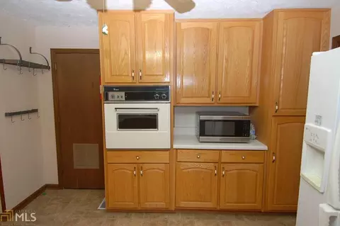 693 Falling Leaf Dr NW, Lilburn, GA 30047 photo 10