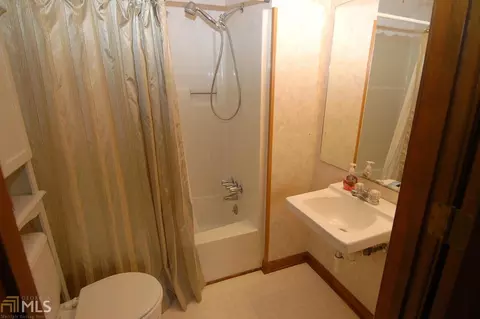 693 Falling Leaf Dr NW, Lilburn, GA 30047 photo 23
