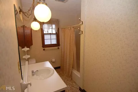 693 Falling Leaf Dr NW, Lilburn, GA 30047 photo 18