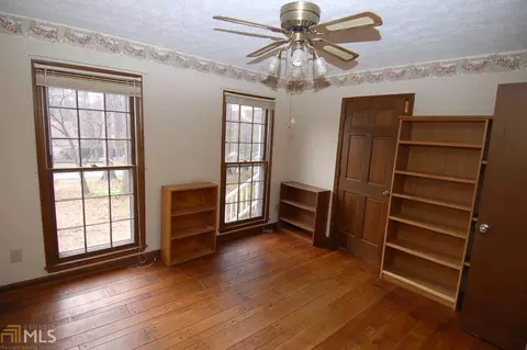 693 Falling Leaf Dr NW, Lilburn, GA 30047 photo 13