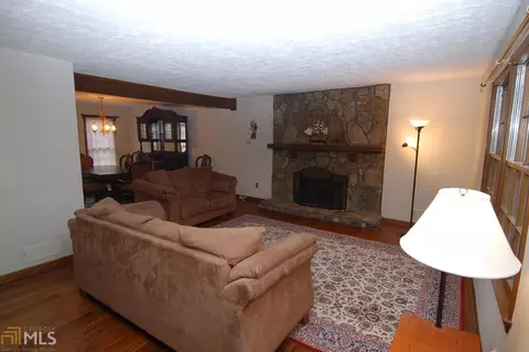 693 Falling Leaf Dr NW, Lilburn, GA 30047 photo 5
