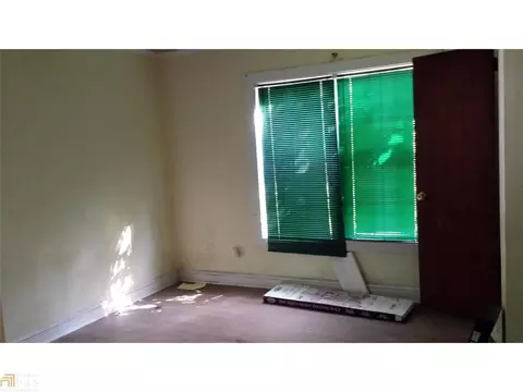 43 E Stephens St, Winder, GA 30680 photo 6