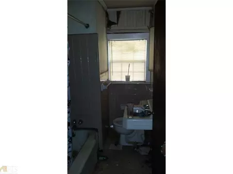 43 E Stephens St, Winder, GA 30680 photo 7