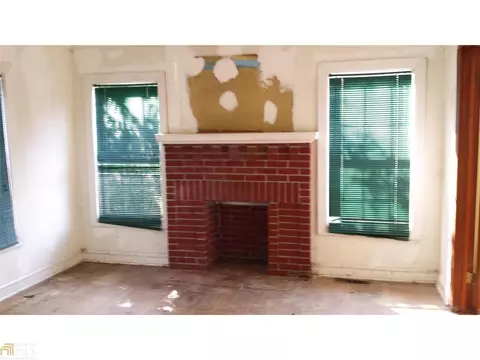 43 E Stephens St, Winder, GA 30680 photo 2