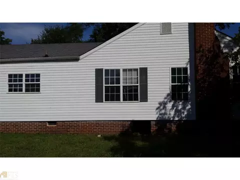 43 E Stephens St, Winder, GA 30680 photo 8