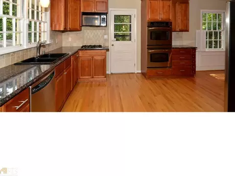 3294 Embry Cir, Chamblee, GA 30341 photo 7