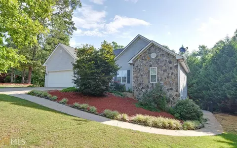 203 Silverwood Dr, Cornelia, GA 30531 photo 1