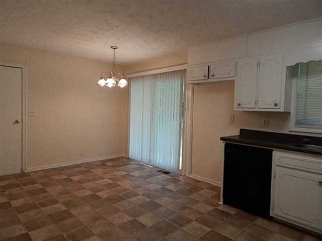 1529 Colony East Cir, Stone Mountain, GA 30083 photo 4