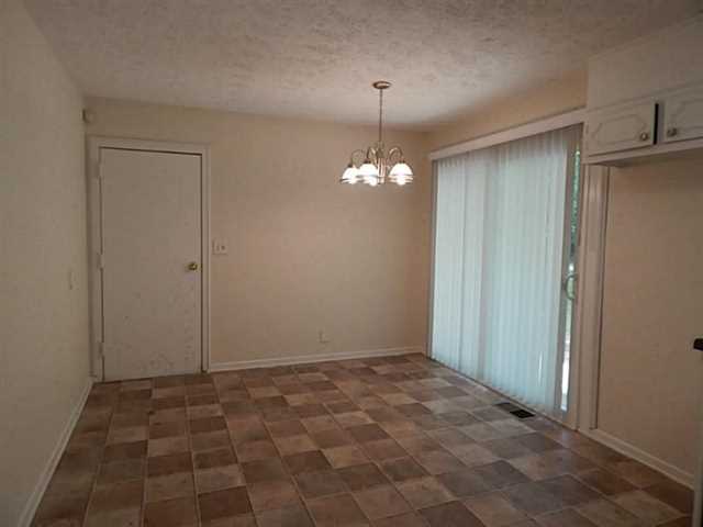 1529 Colony East Cir, Stone Mountain, GA 30083 photo 7