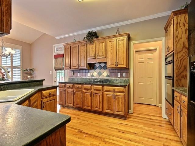 110 Bennington Pass, Tyrone, GA 30290 photo 3