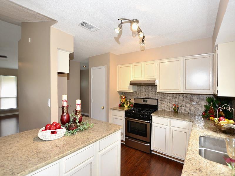 3921 Springleaf Dr, Stone Mountain, GA 30083 photo 8
