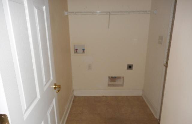 208 Pebble Beach Dr, Perry, GA 31069 photo 9