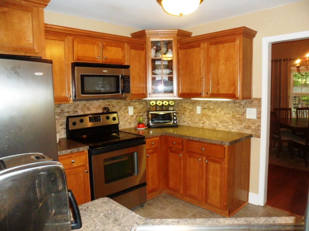 144 Featherwood Dr, Cornelia, GA 30531 photo 8