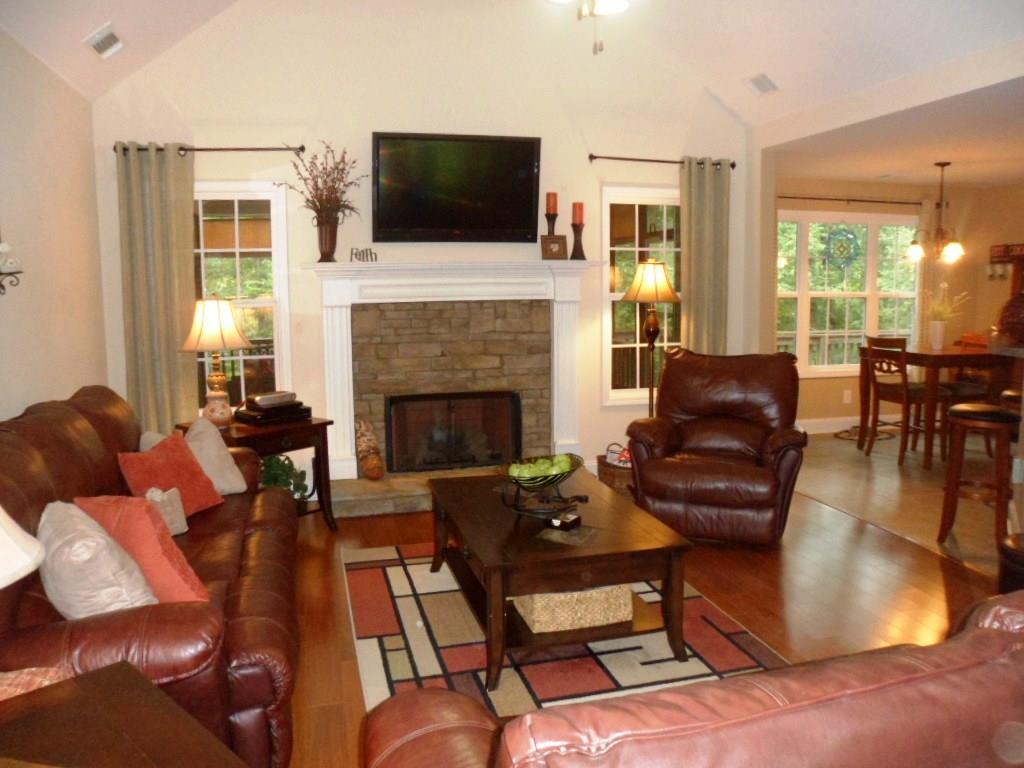 144 Featherwood Dr, Cornelia, GA 30531 photo 3