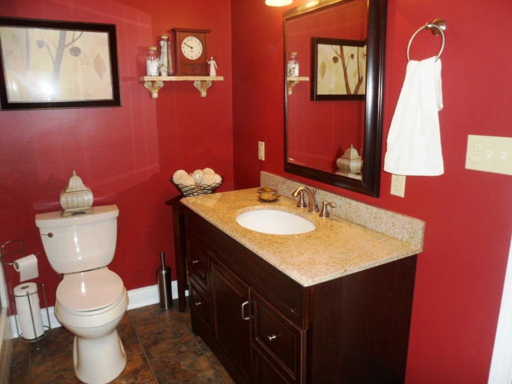144 Featherwood Dr, Cornelia, GA 30531 photo 10
