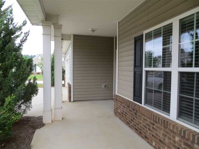 808 Ideal Pl, Winder, GA 30680 photo 2