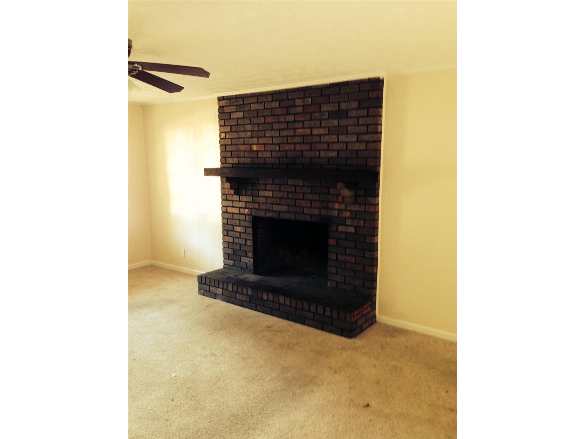 209 Hearthstone Dr, Lagrange, GA 30240 photo 3