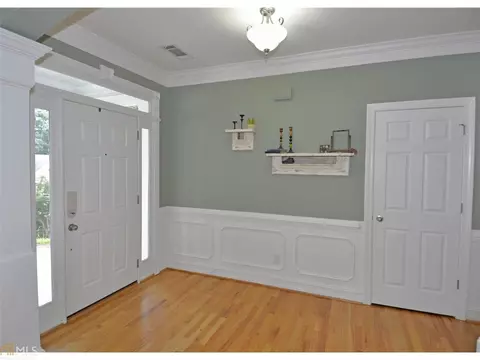 3653 Maple Valley Dr, Buford, GA 30519 photo 2