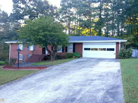 6776 Charles Dr, Morrow, GA 30260 photo 3