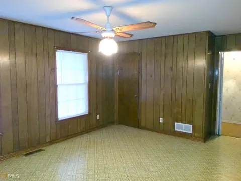 6776 Charles Dr, Morrow, GA 30260 photo 10