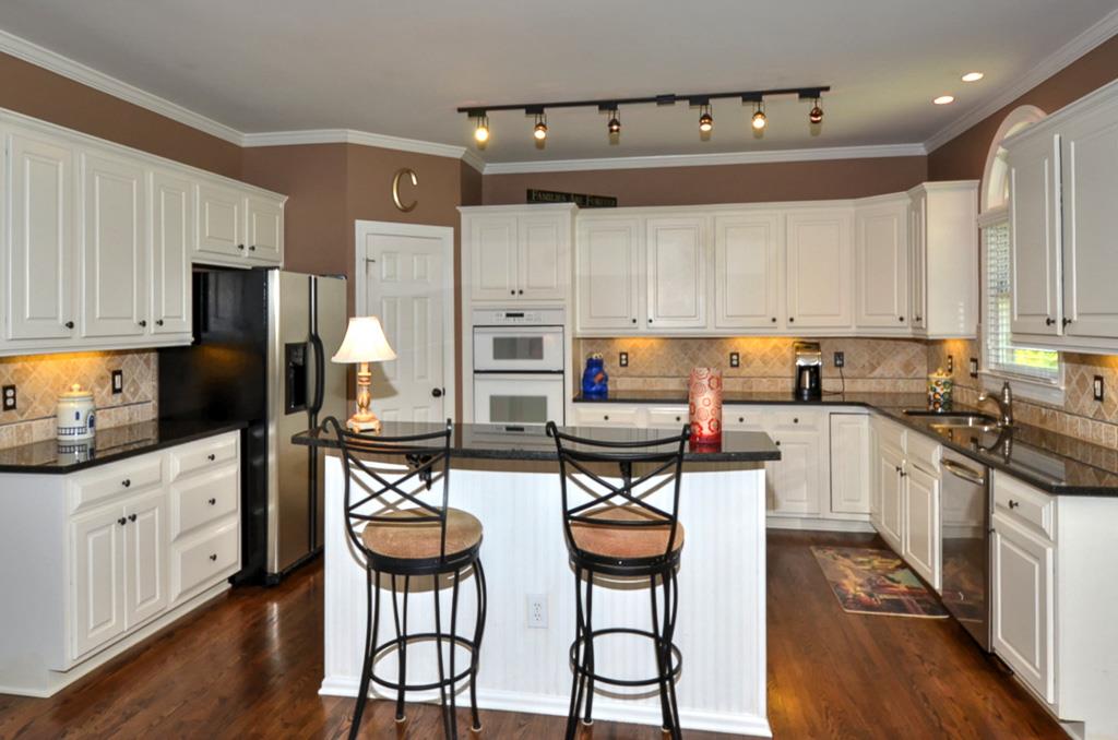 1433 Riverview Run Ln, Suwanee, GA 30024 photo 2