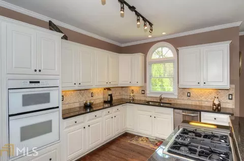 1433 Riverview Run Ln, Suwanee, GA 30024 photo 3