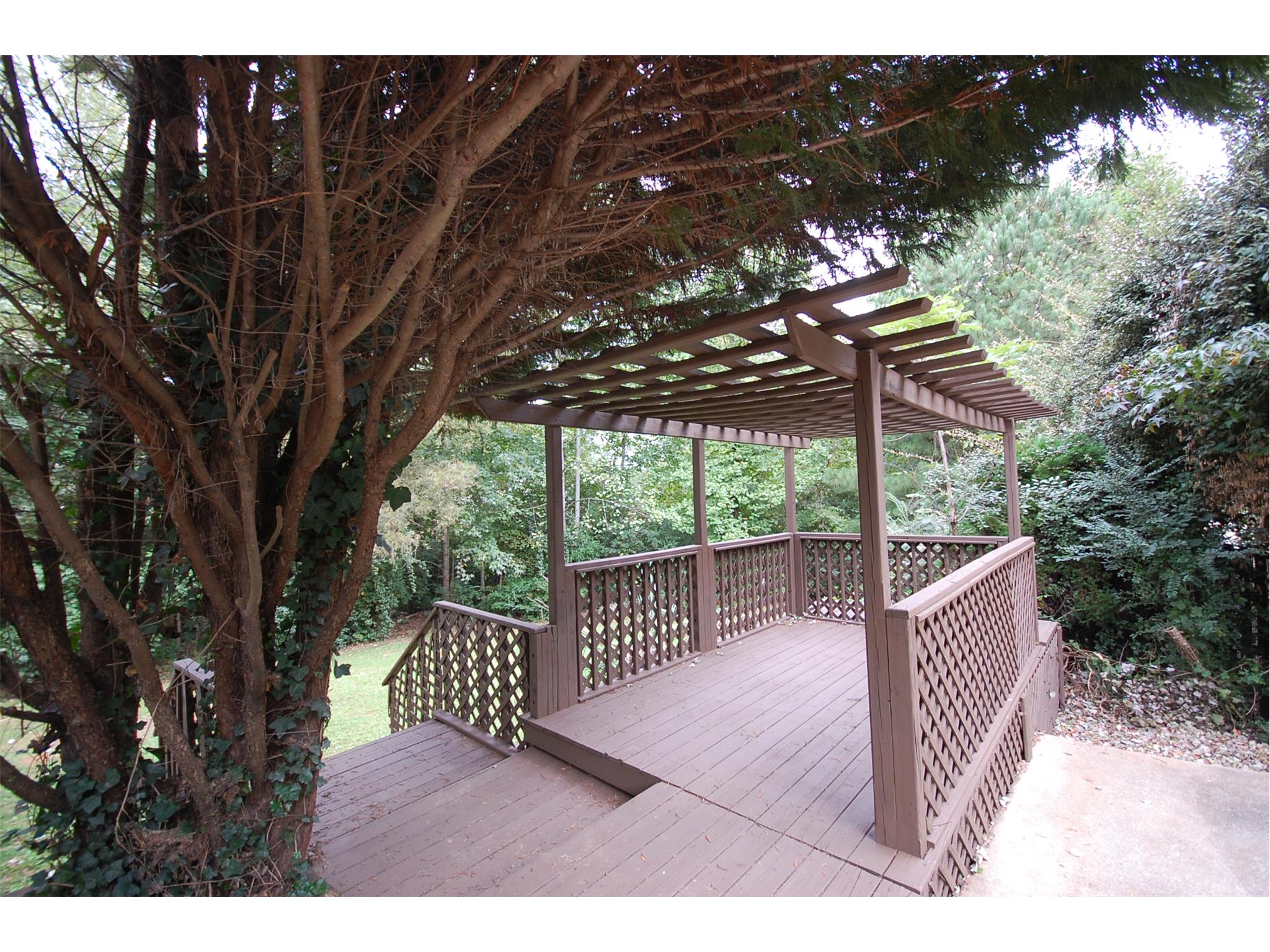 3605 Regency Park Dr, Duluth, GA 30096 photo 2