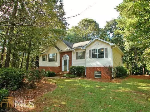 5024 Farmbrook Ln, Gainesville, GA 30507 photo 1