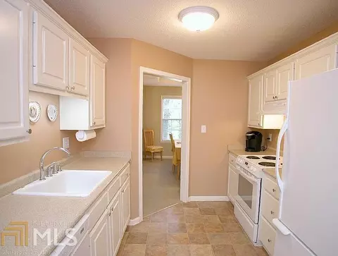 5024 Farmbrook Ln, Gainesville, GA 30507 photo 6