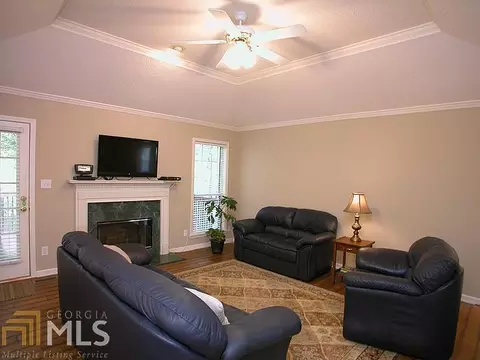 5024 Farmbrook Ln, Gainesville, GA 30507 photo 4