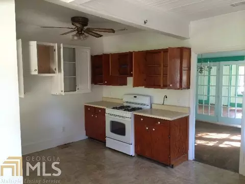 598 E Walnut St, Jesup, GA 31546 photo 9