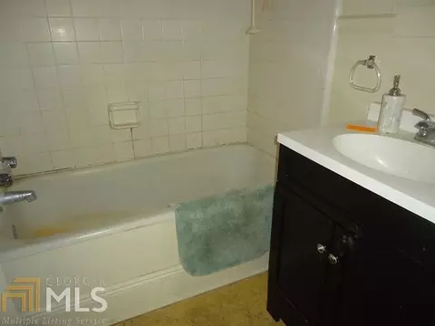 598 E Walnut St, Jesup, GA 31546 photo 3
