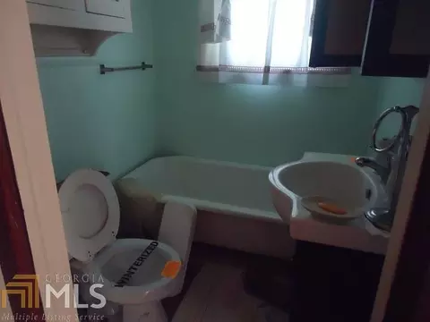 598 E Walnut St, Jesup, GA 31546 photo 2