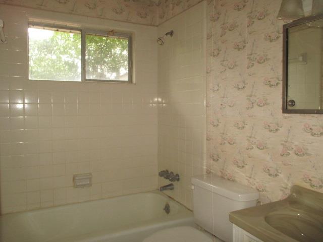 6402 Monica Dr, Morrow, GA 30260 photo 11
