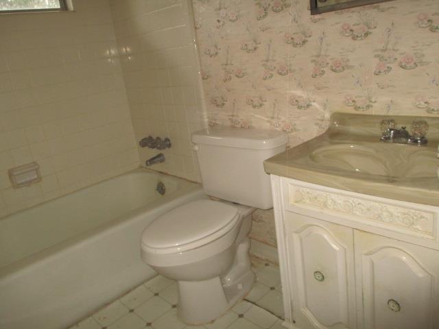 6402 Monica Dr, Morrow, GA 30260 photo 12