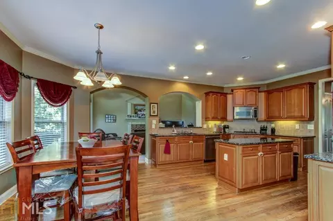 6204 Cascade Falls Dr, Buford, GA 30518 photo 9