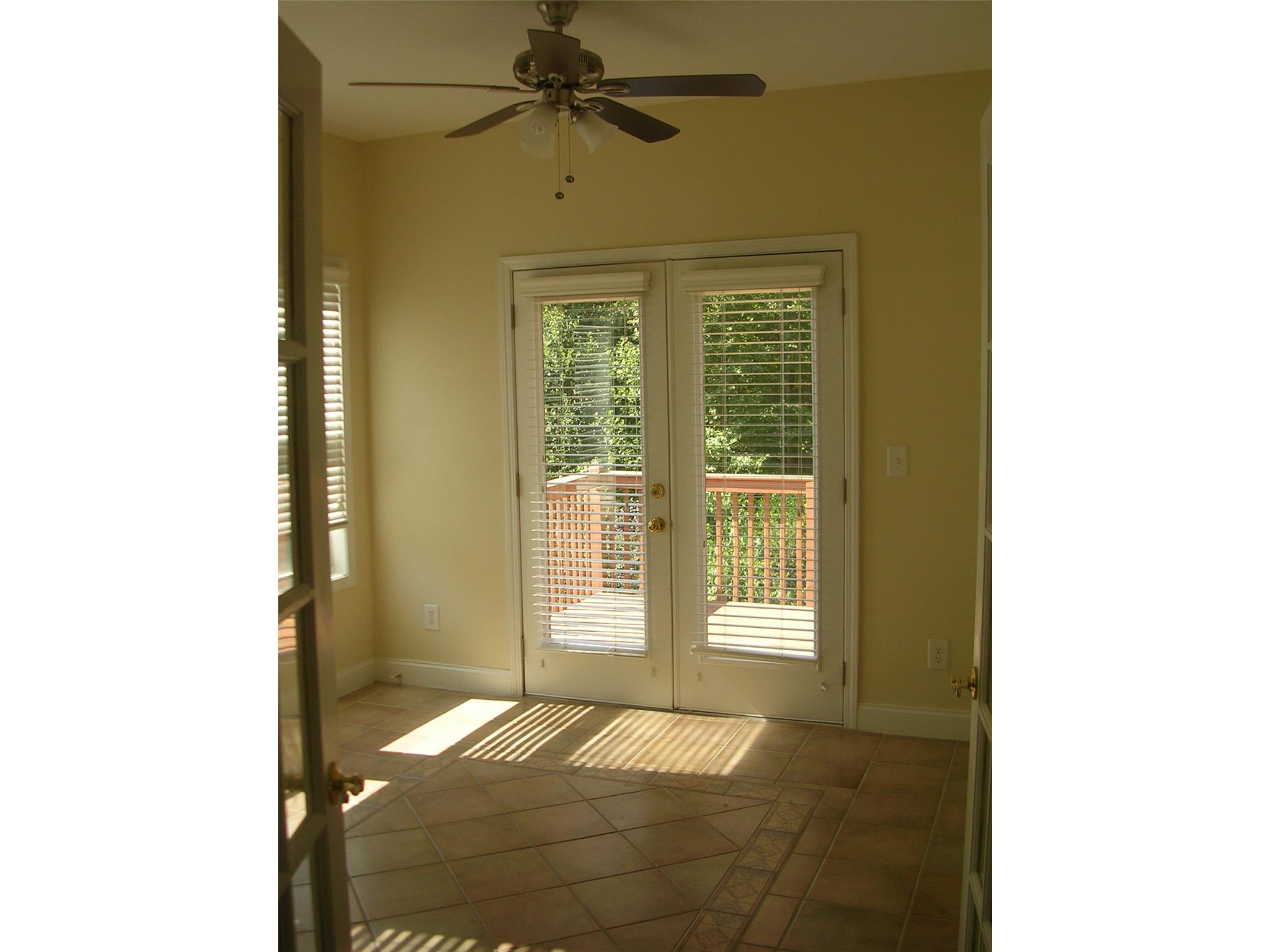 3990 Suwanee Bend Dr, Suwanee, GA 30024 photo 5