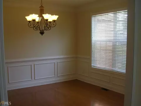 3990 Suwanee Bend Dr, Suwanee, GA 30024 photo 4