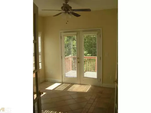3990 Suwanee Bend Dr, Suwanee, GA 30024 photo 5