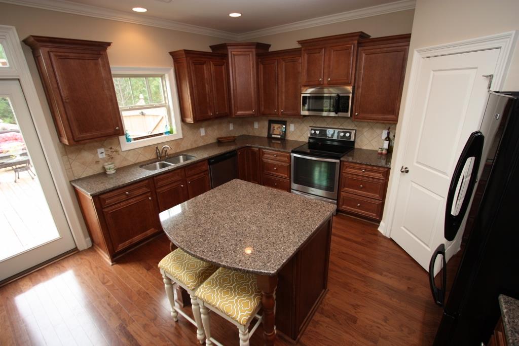 101 Plantation Ct, Lagrange, GA 30240 photo 3