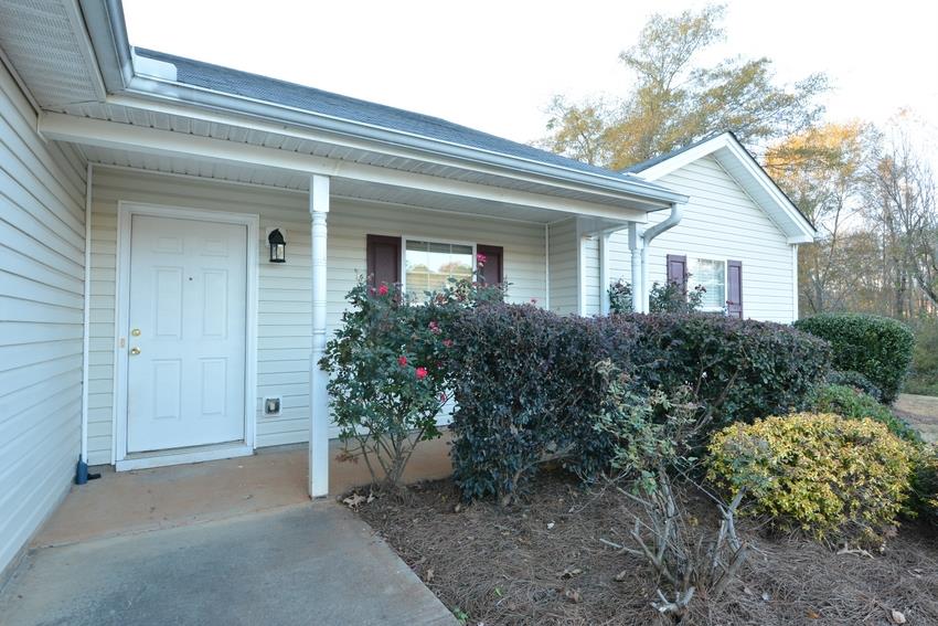 302 Carly Ct, Bethlehem, GA 30620 photo 3